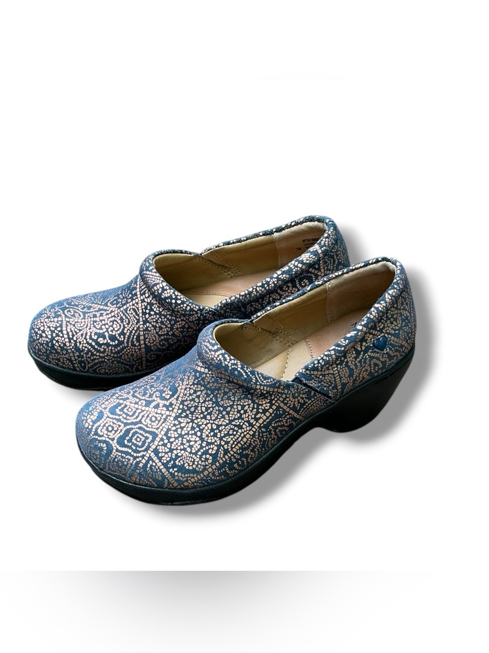 Nurse Mates Pillow Top Clogs Women’s 7M Blue Floral Comfort Shoes